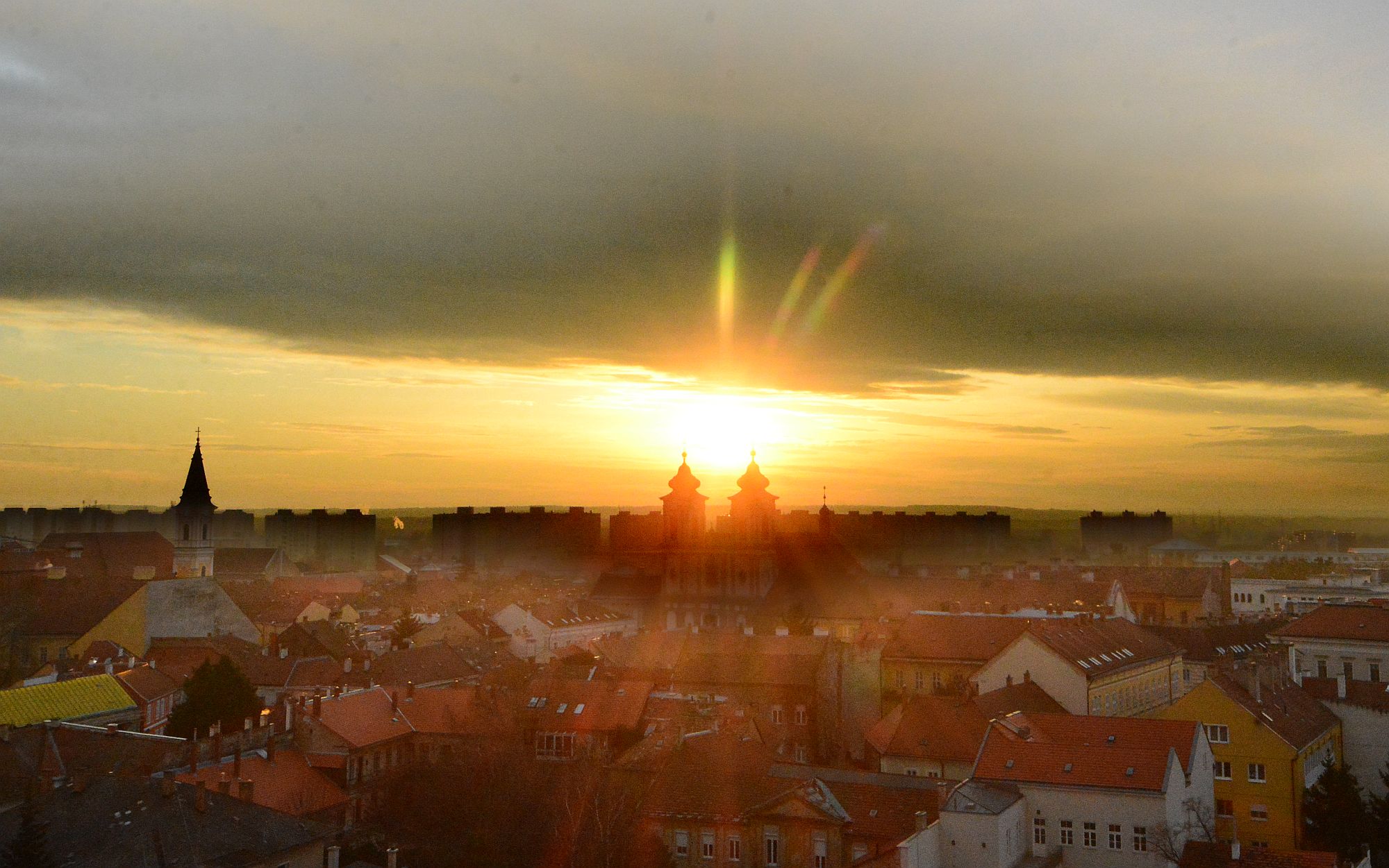 Ilyen volt 2019 utolsó székesfehérvári naplementéje